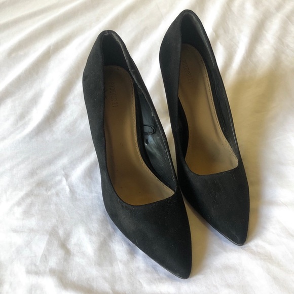 👠Forever 21 Black Pointy Stiletto Heels👠 - Picture 3 of 4